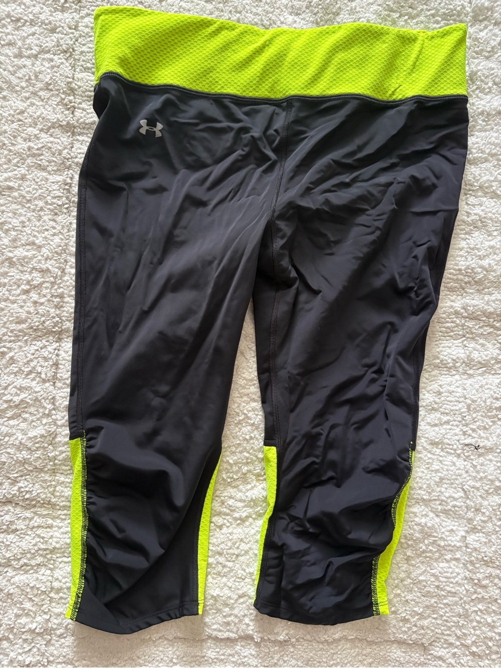 Under Armour Black and Neon Yellow Performance Capri Leggings with zipper pocket